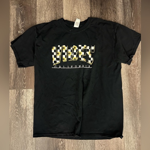 Vibes California T-Shirt - Picture 1 of 1